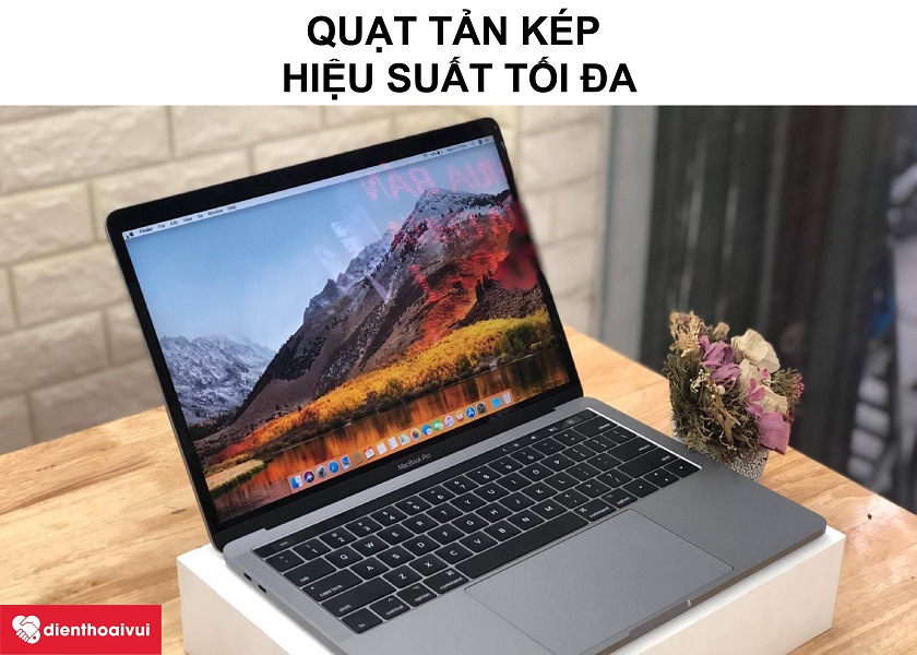 DTV dich-vu-thay-qu%E1%BA%A1t-macbook-pro-2017-1.jpg
