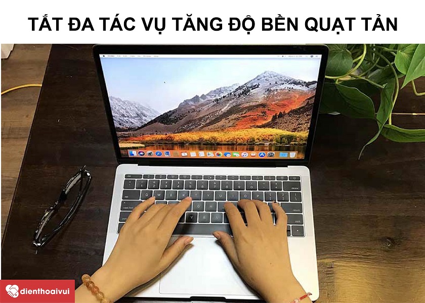 DTV dich-vu-thay-qu%E1%BA%A1t-macbook-pro-2017-4.jpg