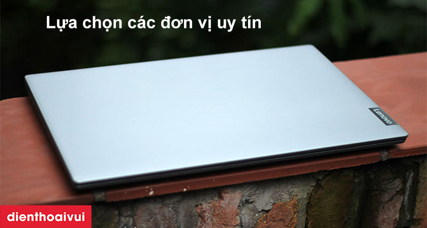 DTV sua-ban-le-laptop-lenovo-4.jpg
