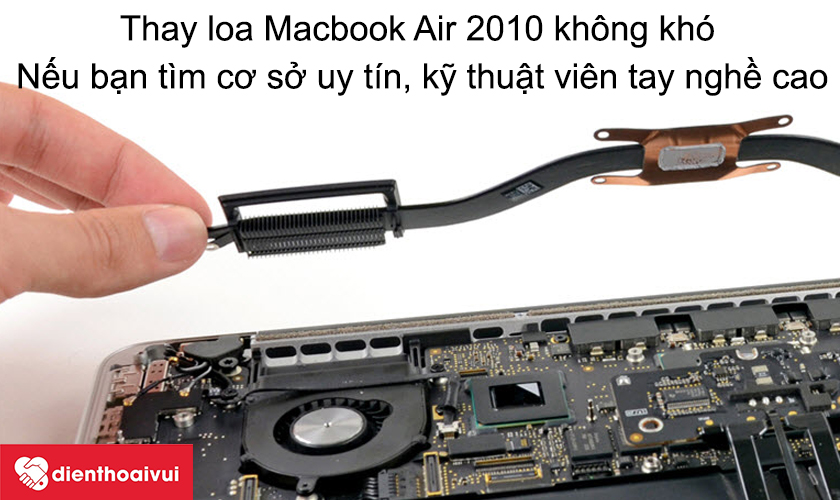 Thay-loa-Macbook-Air-2010-2.jpg